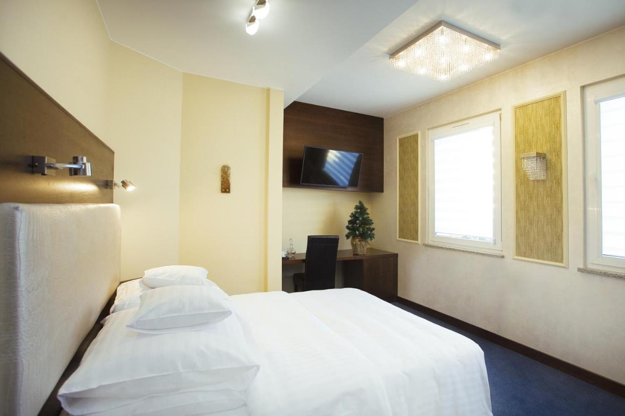 Hotel Inter Bielany Wrocławskie Εξωτερικό φωτογραφία